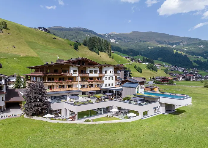 Natur- & Wanderhotel Tuxertal