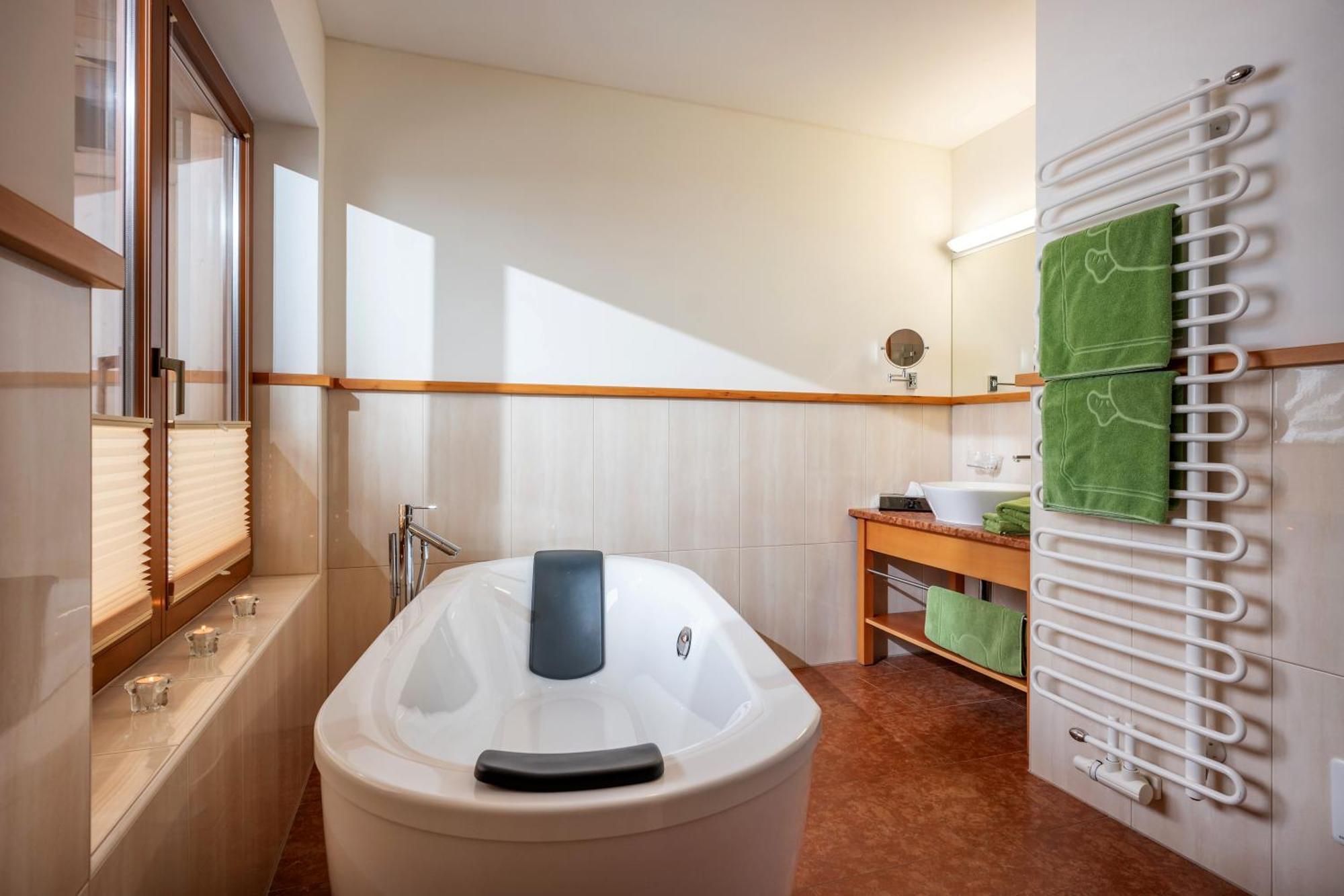 Natur- & Wanderhotel Tuxertal 4* Tux