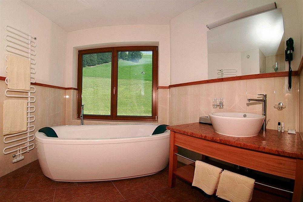 Natur- & Wanderhotel Tuxertal 4* Tux