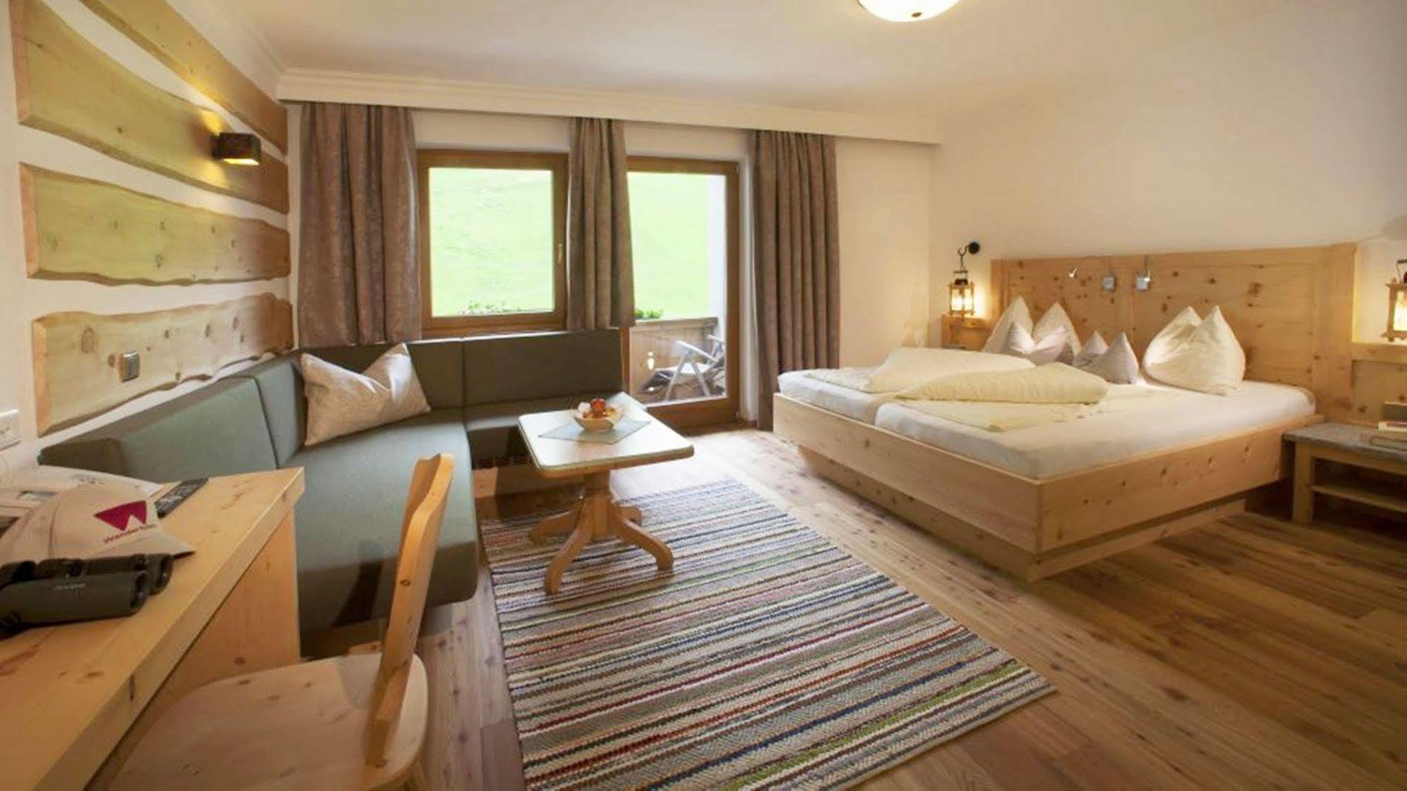 Natur- & Wanderhotel Tuxertal Hotel Tux