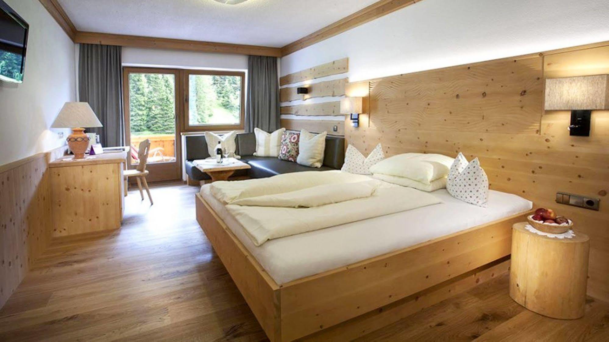 Natur- & Wanderhotel Tuxertal Hotel Tux
