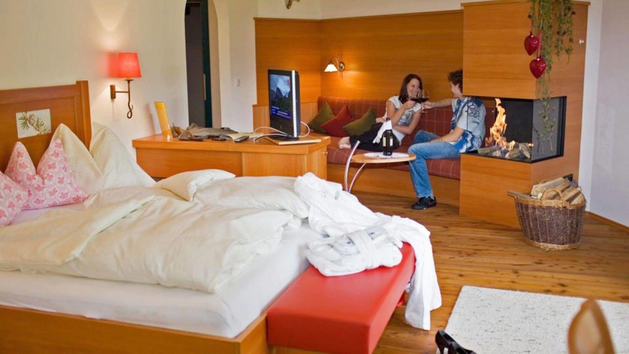 Natur- & Wanderhotel Tuxertal 4*